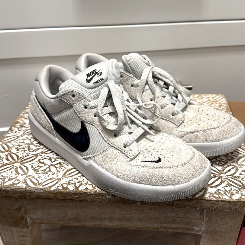 Nike SB Force 58 Suede Sneakers Light Grey Women’s size 10